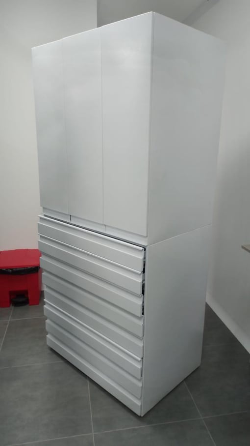 Torre-gavetera-metálica-para-droguería-en-colombia-organizador-de-medicamentos