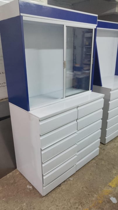 Torre-gavetera-metálica-para-droguería-en-colombia-organizador-de-medicamentos