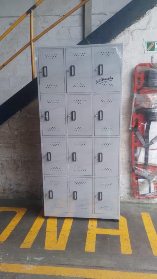Torre-Gavetera-Metálica-para-Droguería-en-Colombia-Muebles-para-Farmacia